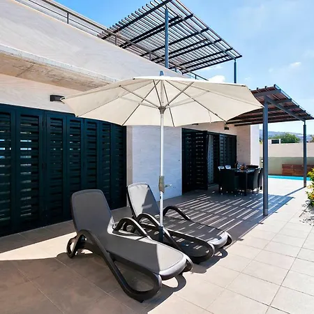 Luxury With Heated Pool *