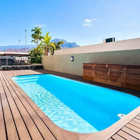 דירה Luxury With Heated Pool